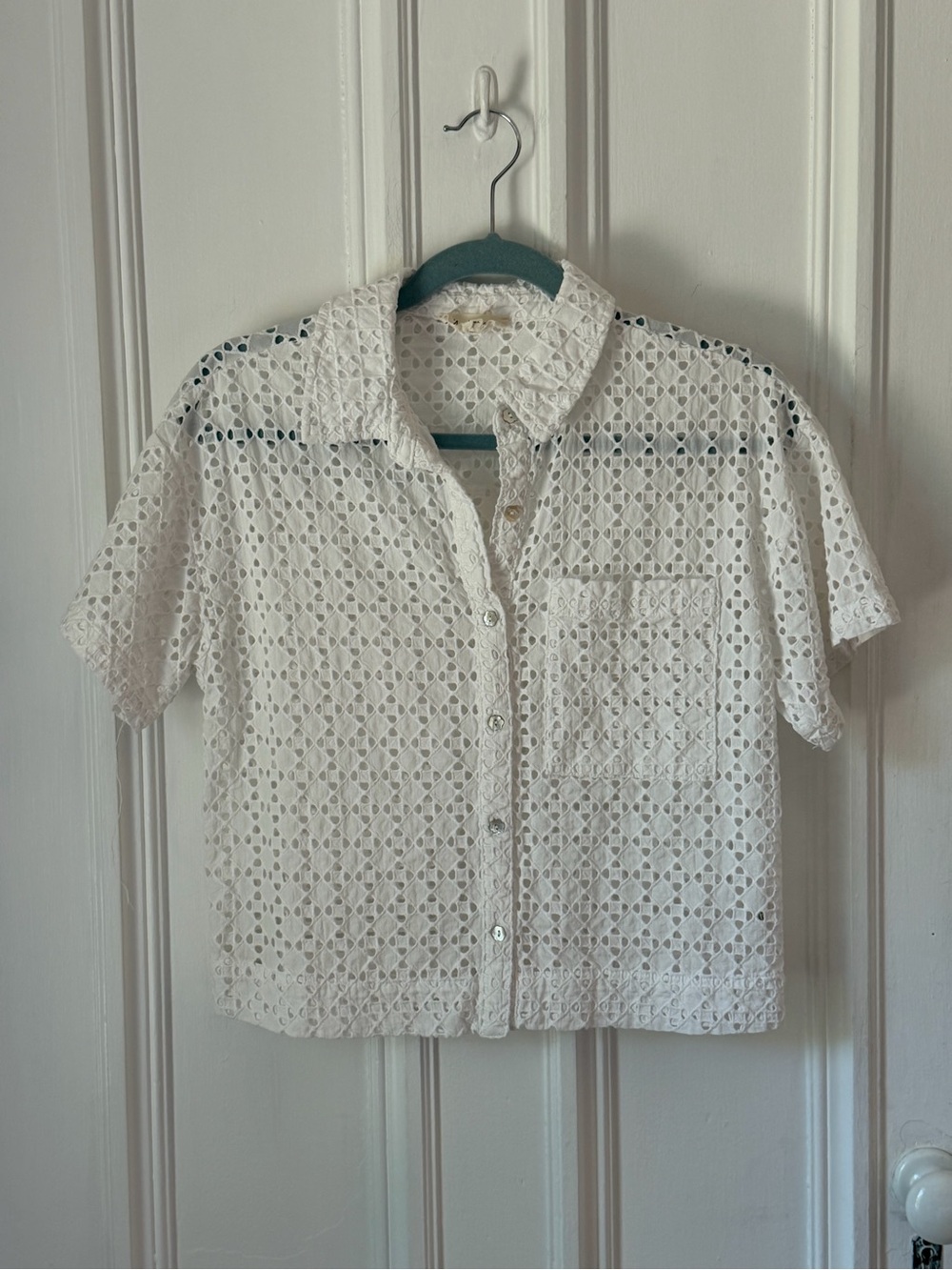 Women’s Marled White Eyelet Button Up Short Sleeve Shirt Size Medium